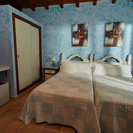 Hotel El Mirlo Blanco Канделеда Екстериор снимка