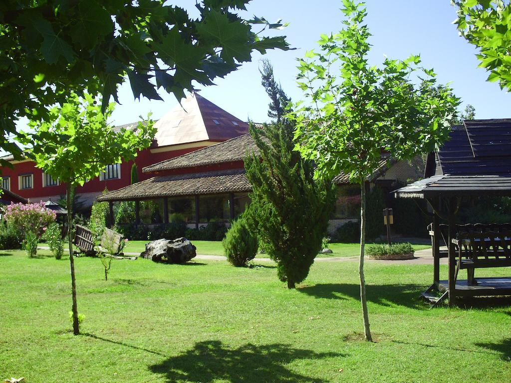 Hotel El Mirlo Blanco Канделеда Екстериор снимка