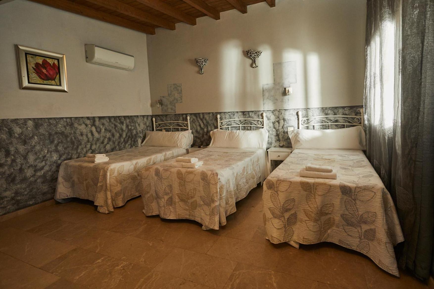 Hotel El Mirlo Blanco Канделеда Екстериор снимка